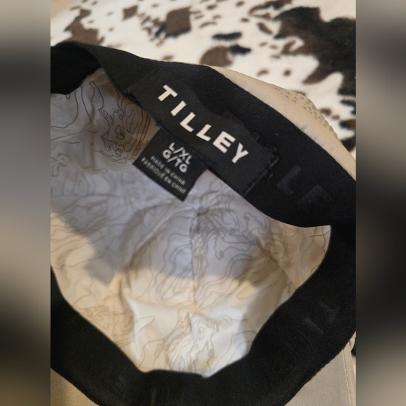 Tilley Men’s Light Beige Performance Cap - Picture 3 of 8